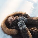 冬のメンズ香水はどこにつける？コートを脱ぐと強く香る悩みの対策